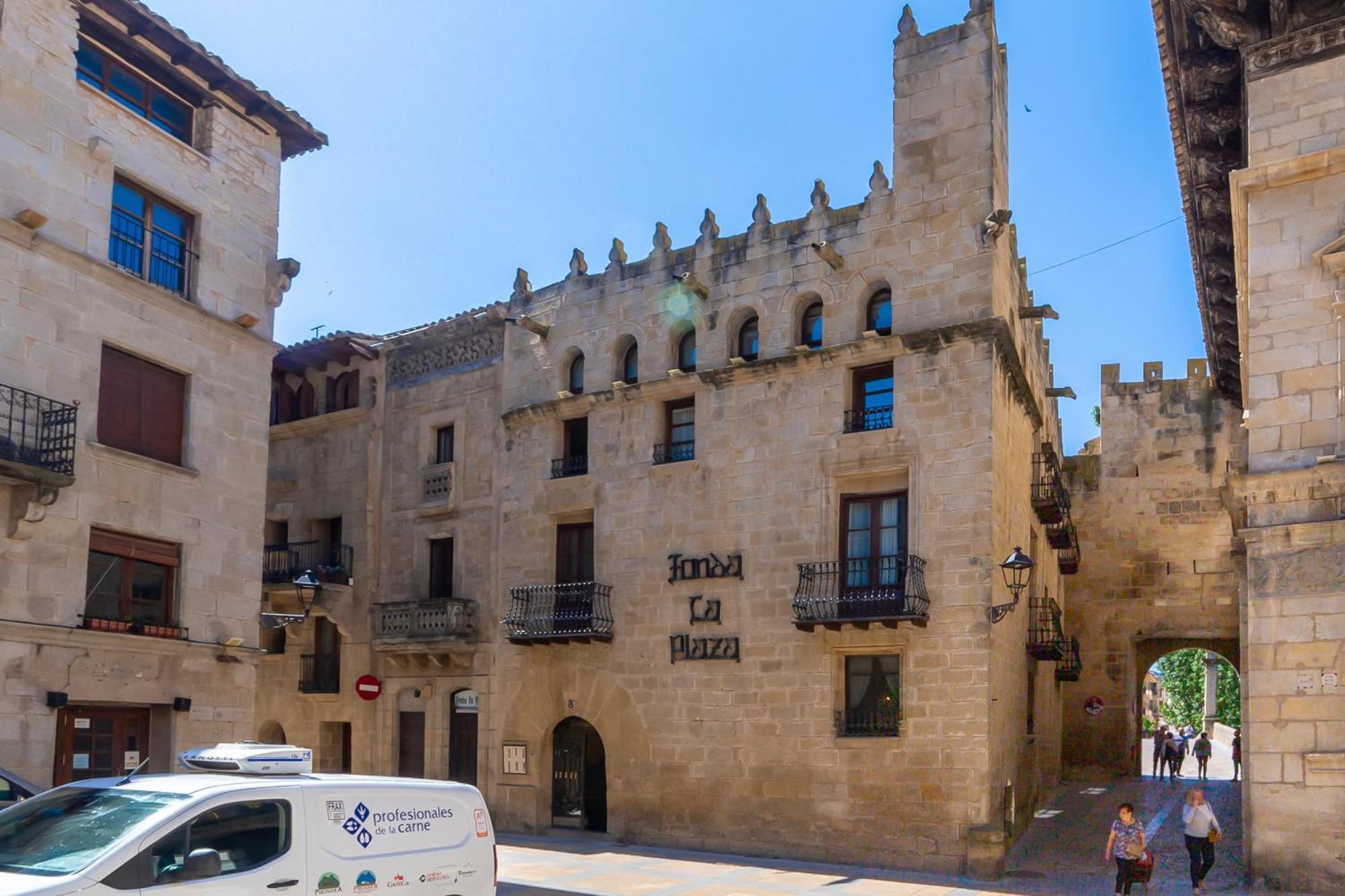 Fonda La Plaza Hotel Valderrobres Kültér fotó