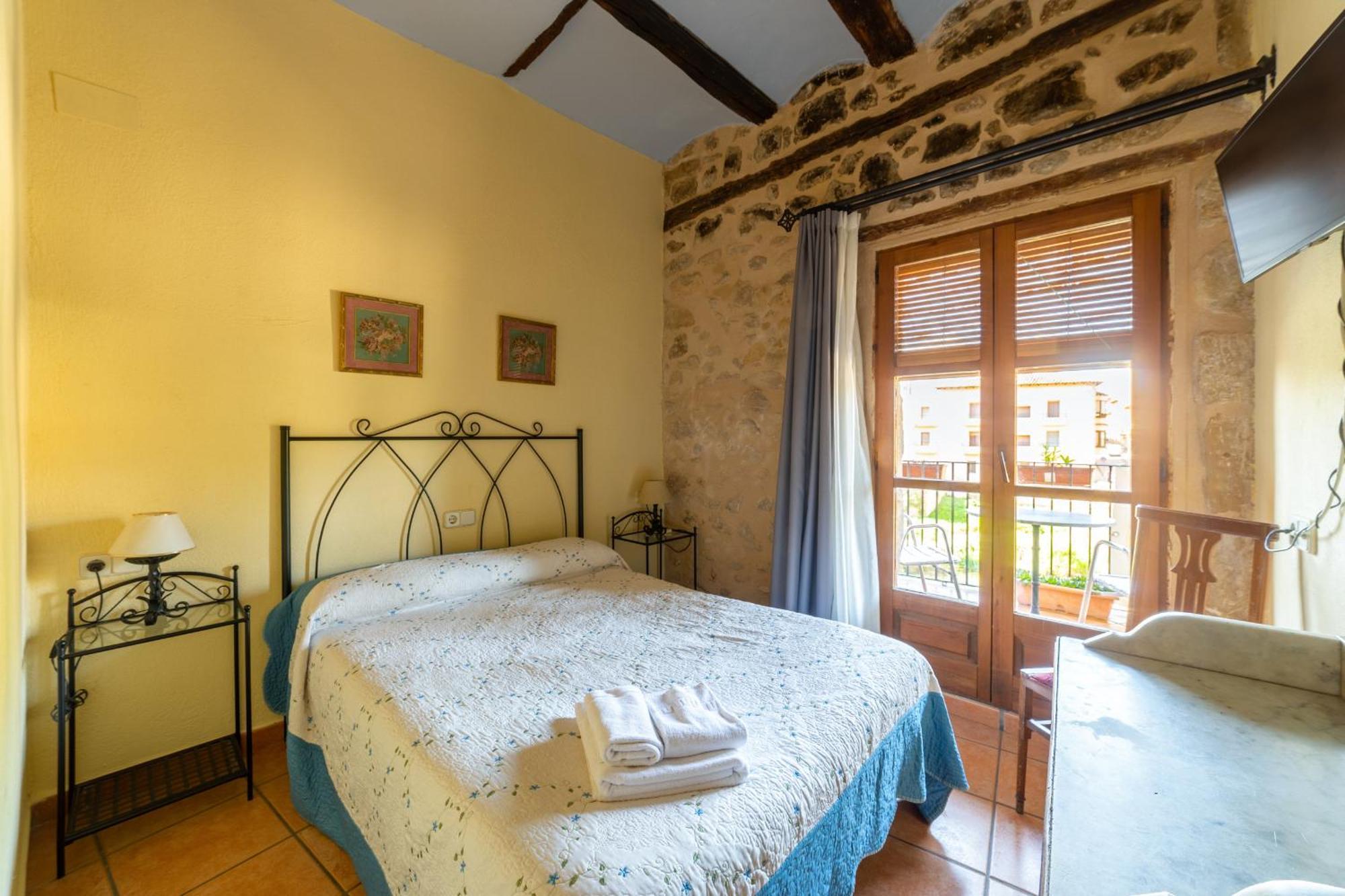 Fonda La Plaza Hotel Valderrobres Kültér fotó