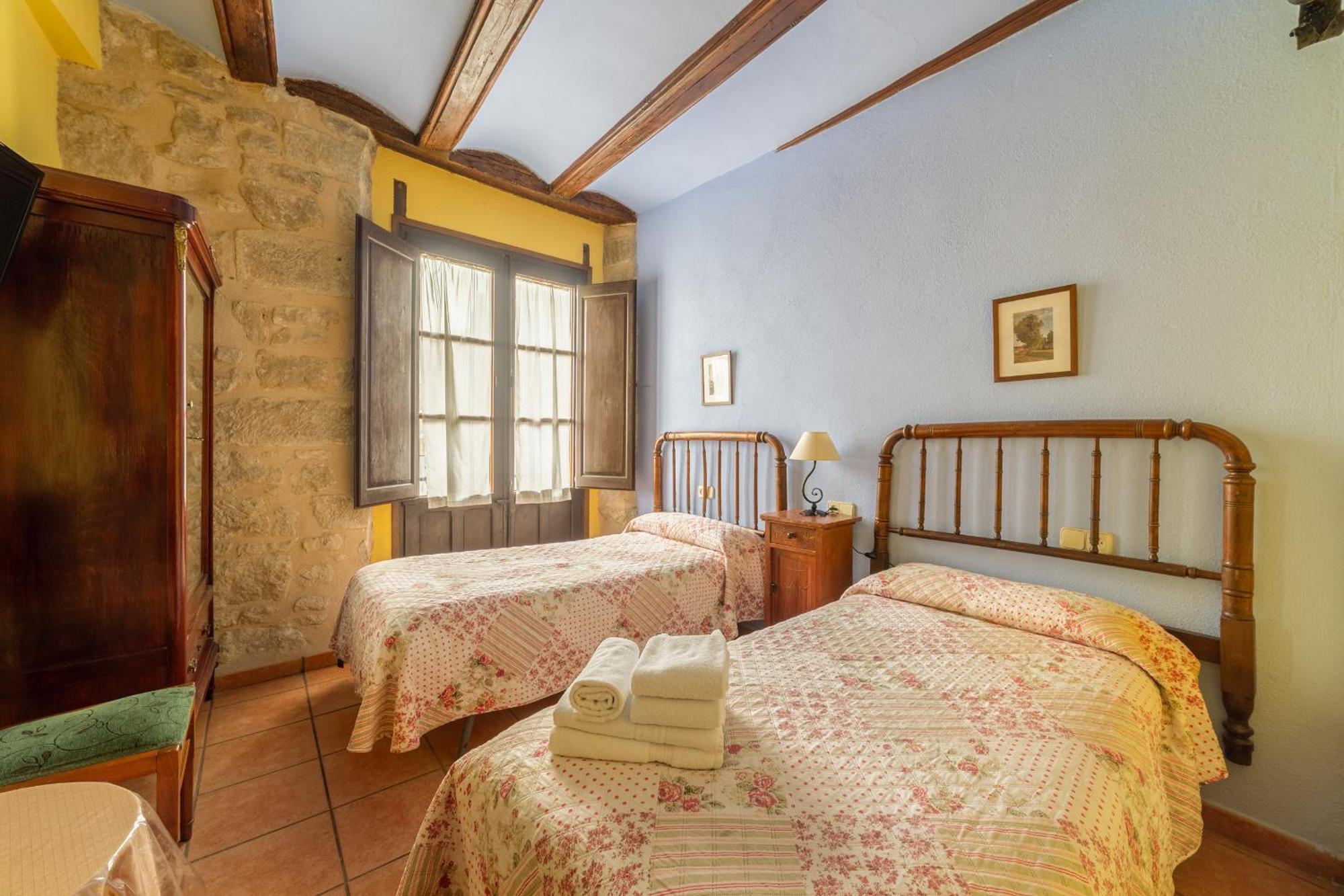 Fonda La Plaza Hotel Valderrobres Kültér fotó