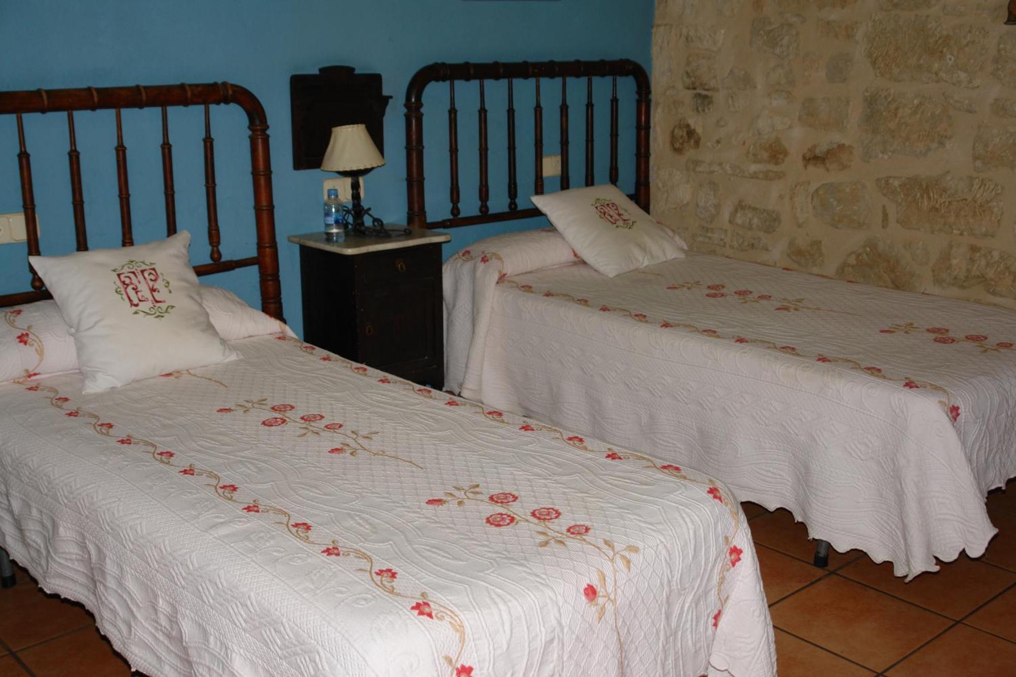 Fonda La Plaza Hotel Valderrobres Kültér fotó