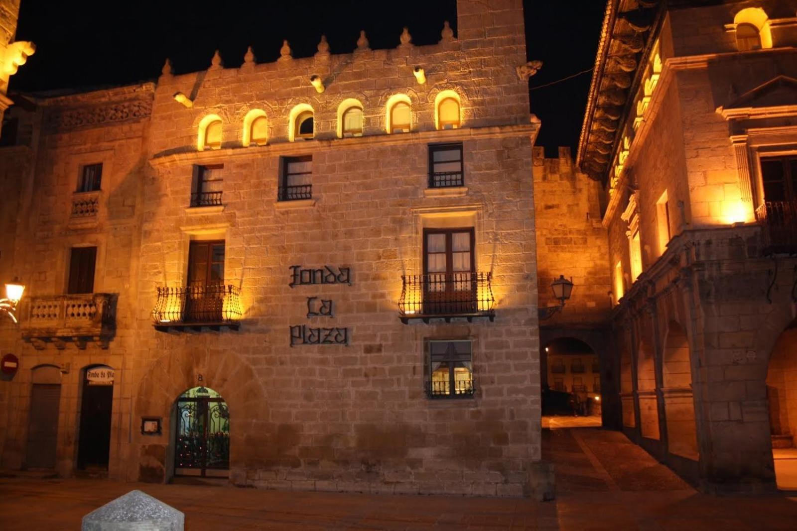 Fonda La Plaza Hotel Valderrobres Kültér fotó