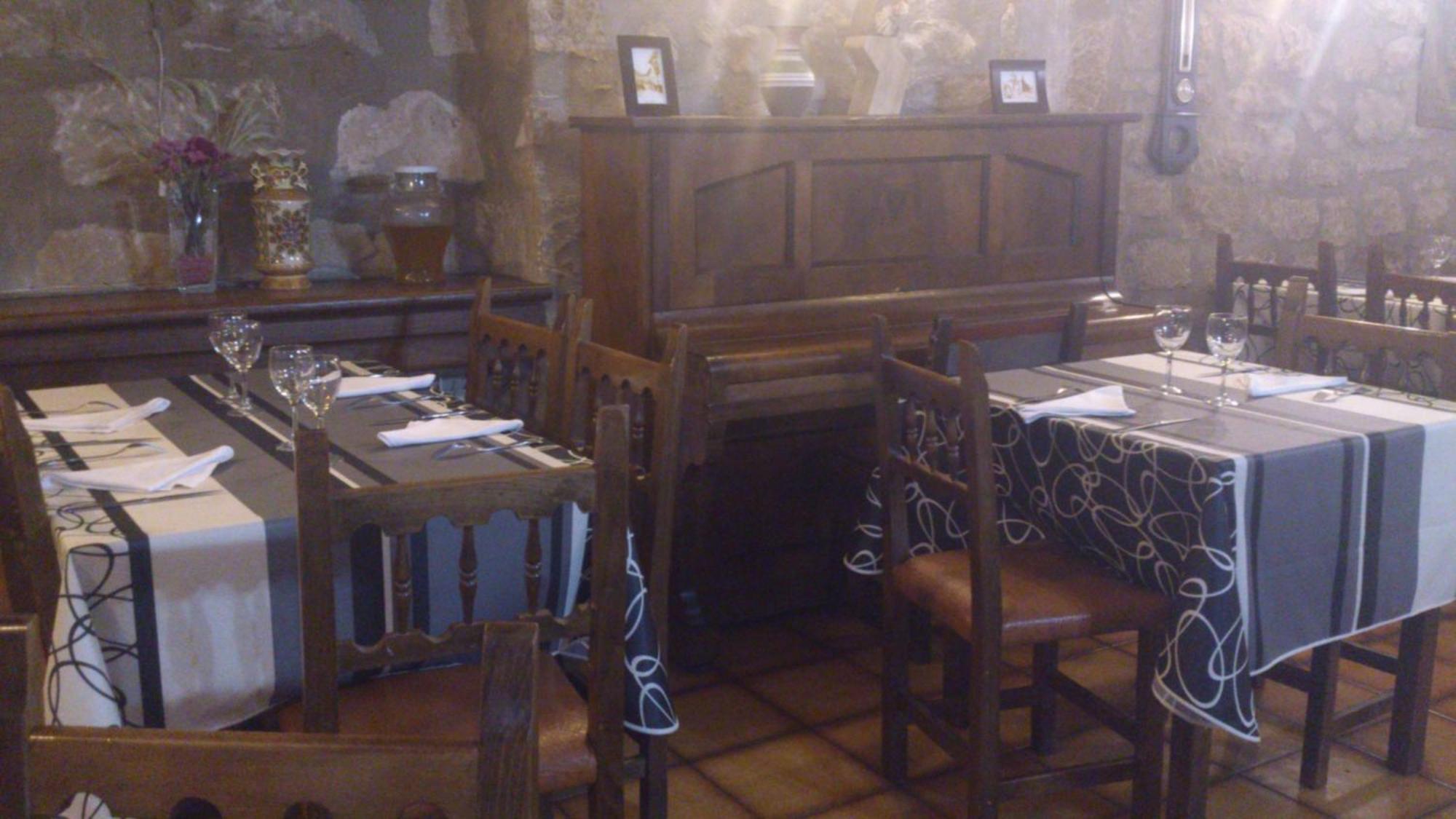 Fonda La Plaza Hotel Valderrobres Kültér fotó