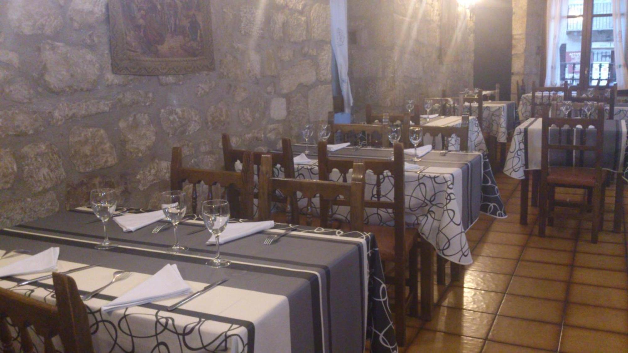 Fonda La Plaza Hotel Valderrobres Kültér fotó