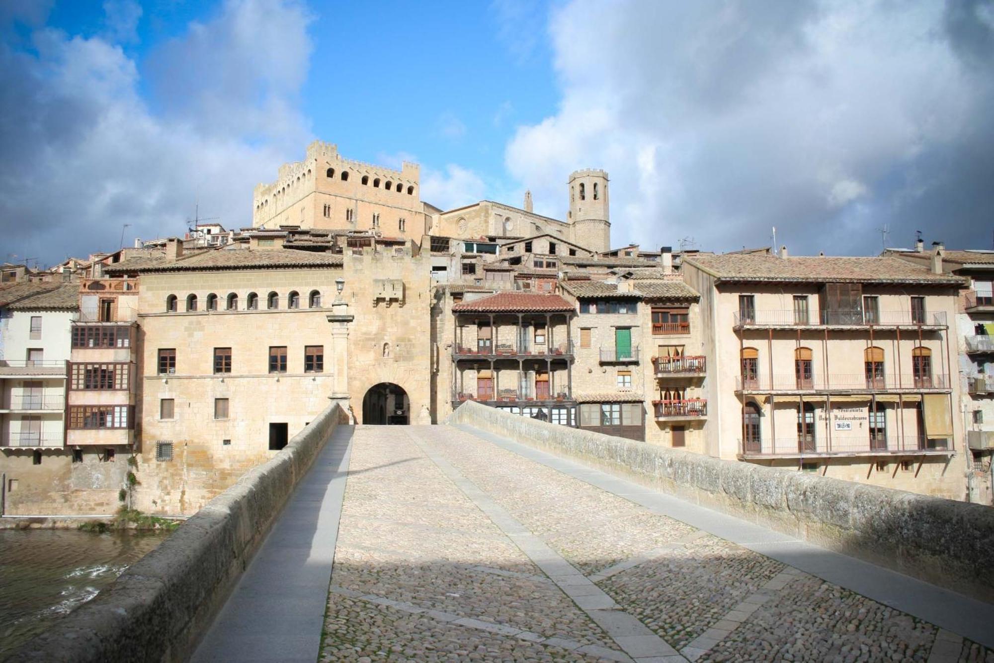 Fonda La Plaza Hotel Valderrobres Kültér fotó